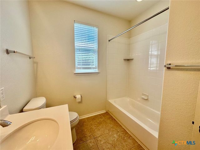 413 Hunters Hill Drive, San Marcos, TX 78666