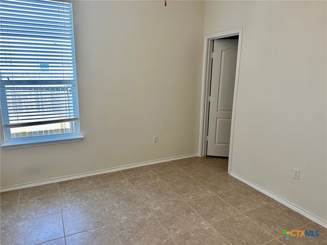 413 Hunters Hill Drive, San Marcos, TX 78666