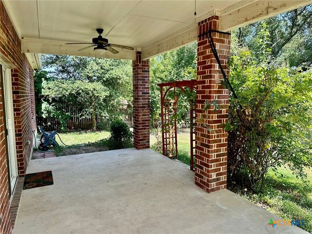 413 Hunters Hill Drive, San Marcos, TX 78666