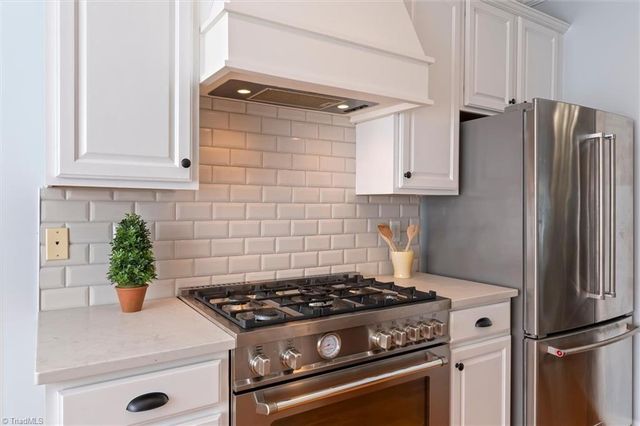 127 Brooks Landing Drive, Winston-salem, NC 27106