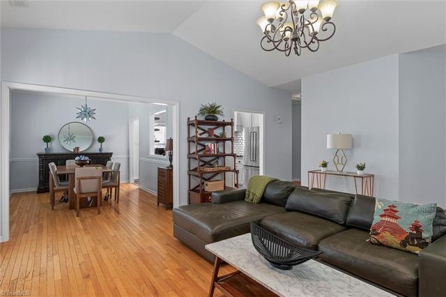 127 Brooks Landing Drive, Winston-salem, NC 27106