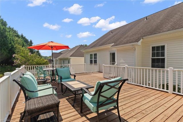 127 Brooks Landing Drive, Winston-salem, NC 27106
