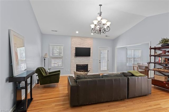 127 Brooks Landing Drive, Winston-salem, NC 27106