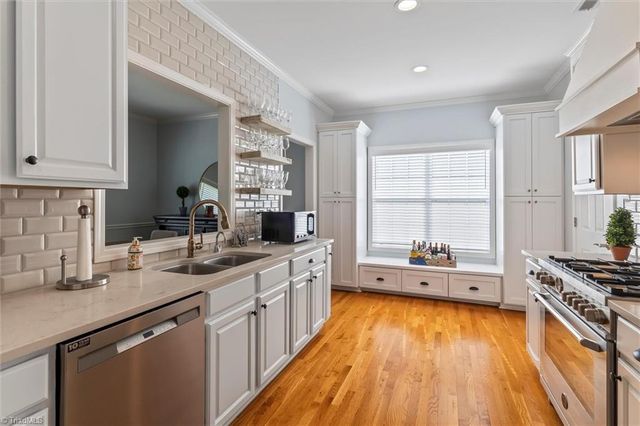 127 Brooks Landing Drive, Winston-salem, NC 27106