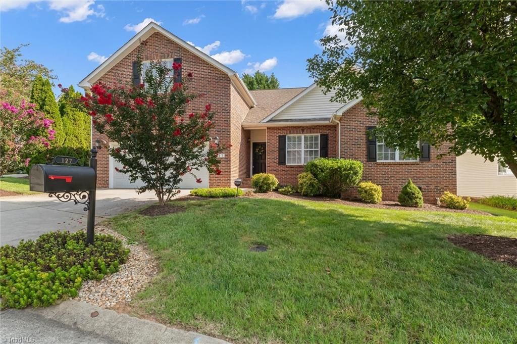 127 Brooks Landing Drive, Winston-salem, NC 27106