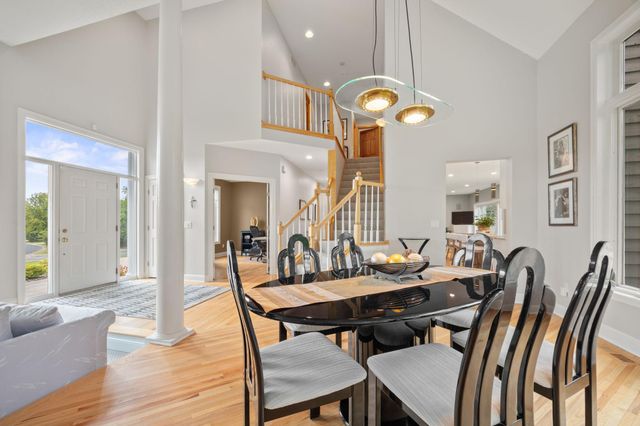 2021 Royale Drive, Eagan, MN 55122