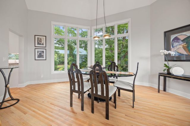 2021 Royale Drive, Eagan, MN 55122