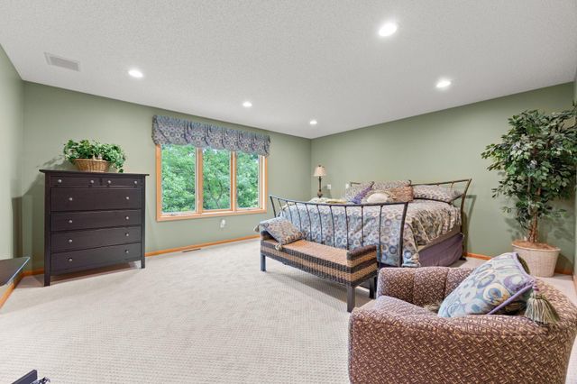 2021 Royale Drive, Eagan, MN 55122