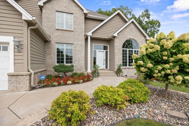 2021 Royale Drive, Eagan, MN 55122