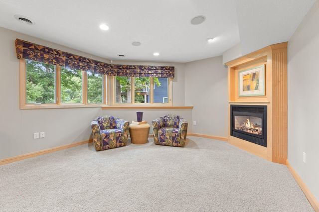 2021 Royale Drive, Eagan, MN 55122