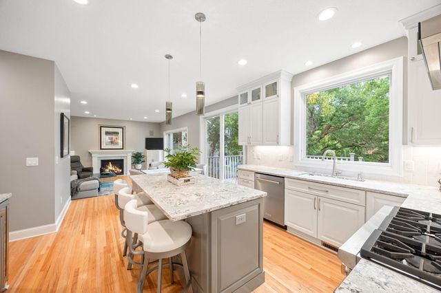 2021 Royale Drive, Eagan, MN 55122