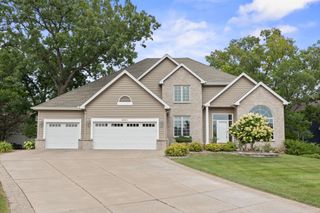 2021 Royale Drive, Eagan, MN 55122