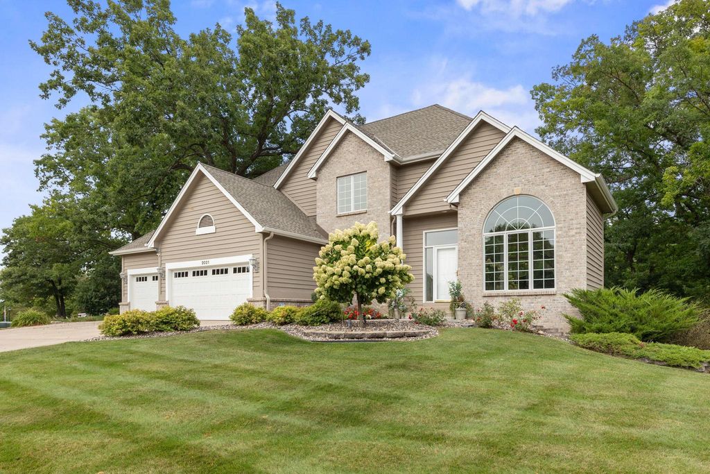 2021 Royale Drive, Eagan, MN 55122 — photo 2