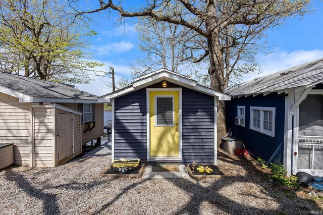 11751 W Pirates Roost Road, Monticello, IN 47960