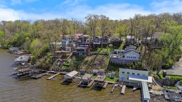 11751 W Pirates Roost Road, Monticello, IN 47960