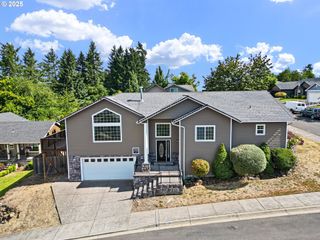 1590 COTTAGE HEIGHTS Loop, Cottage Grove, OR 97424