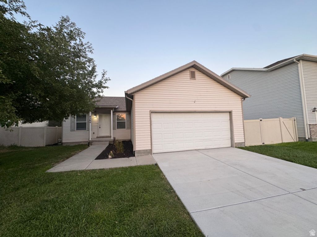 4384 N MAPLE DR, Eagle Mountain, UT 84005