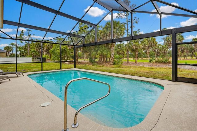 15182 Oak Chase Court, Wellington, FL 33414