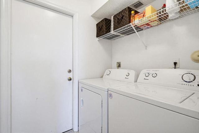 15182 Oak Chase Court, Wellington, FL 33414