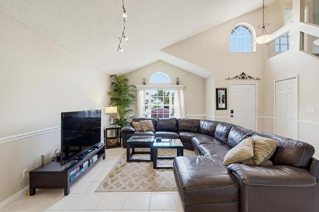 15182 Oak Chase Court, Wellington, FL 33414