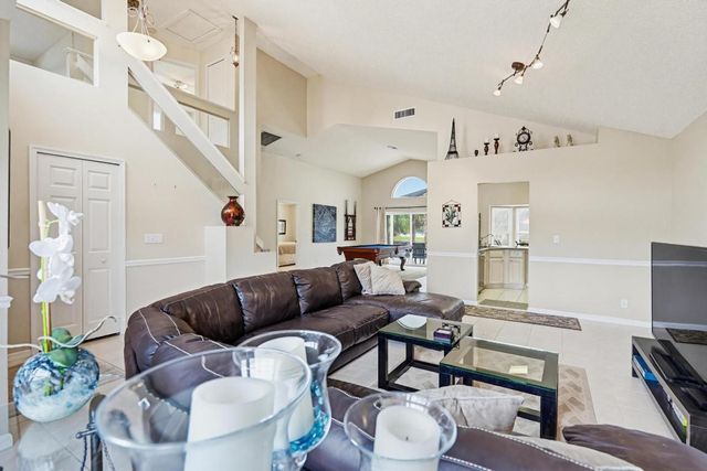 15182 Oak Chase Court, Wellington, FL 33414