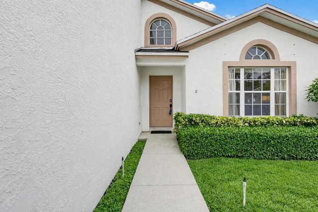 15182 Oak Chase Court, Wellington, FL 33414
