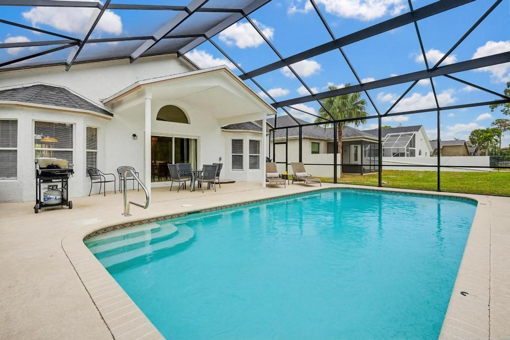 15182 Oak Chase Court, Wellington, FL 33414