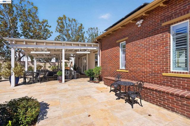 1135 Blue Spur Cir, Danville, CA 94506
