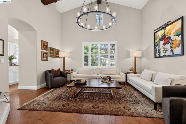 1135 Blue Spur Cir, Danville, CA 94506