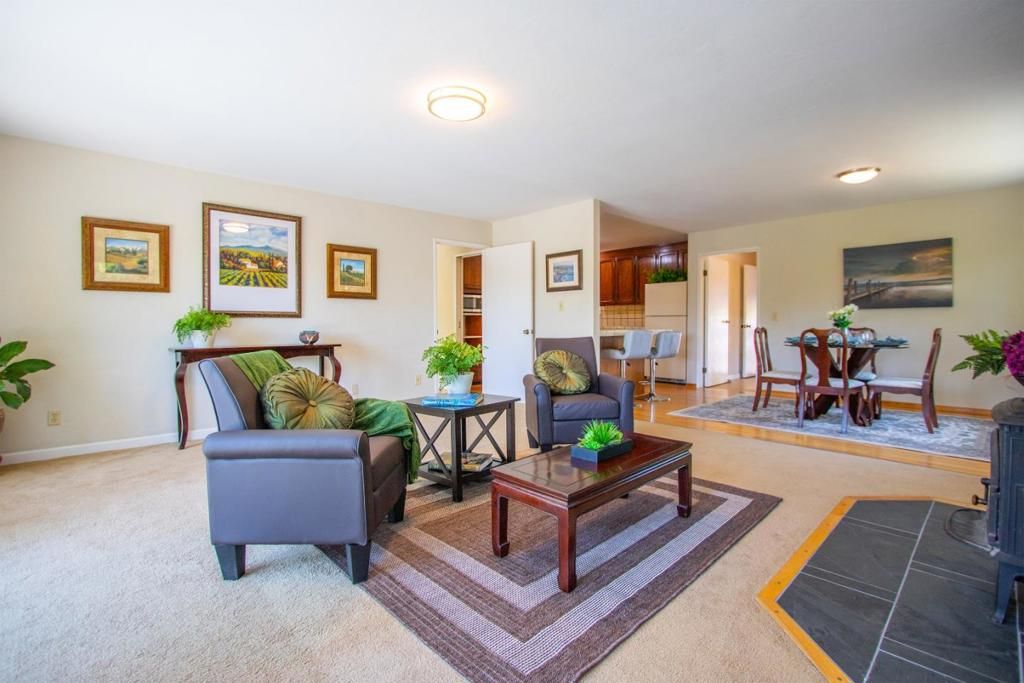 Image 11 of property listing at 23059 Evergreen Lane, Los Gatos, CA 95033