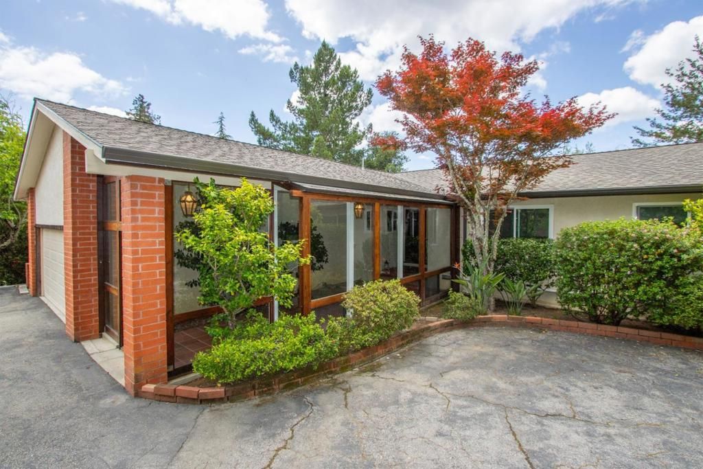 Image 2 of property listing at 23059 Evergreen Lane, Los Gatos, CA 95033