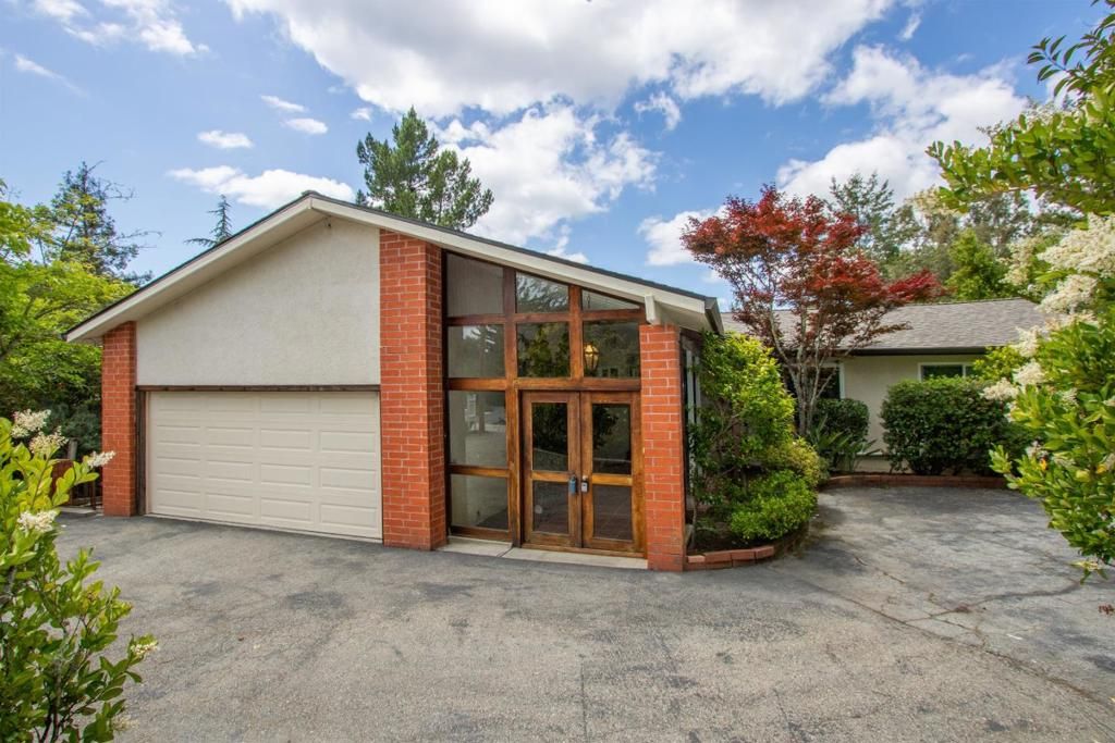 Image 38 of property listing at 23059 Evergreen Lane, Los Gatos, CA 95033