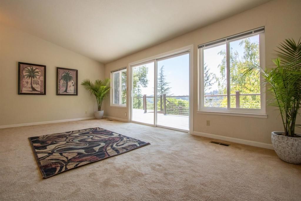Image 7 of property listing at 23059 Evergreen Lane, Los Gatos, CA 95033