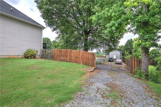 380 Bowdoin Lane SW, Adairsville, GA 30103