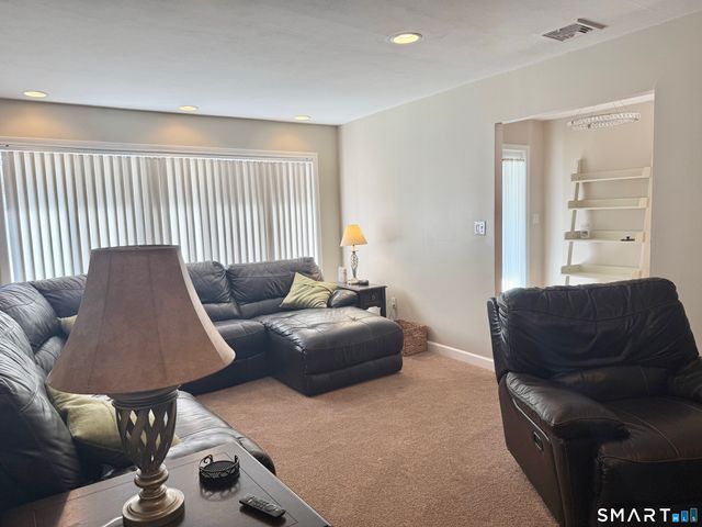 39 Ridgecrest Road, Wallingford, CT 06492