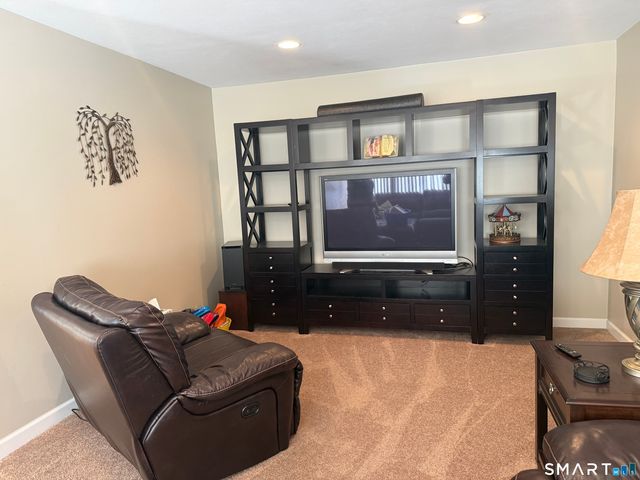 39 Ridgecrest Road, Wallingford, CT 06492