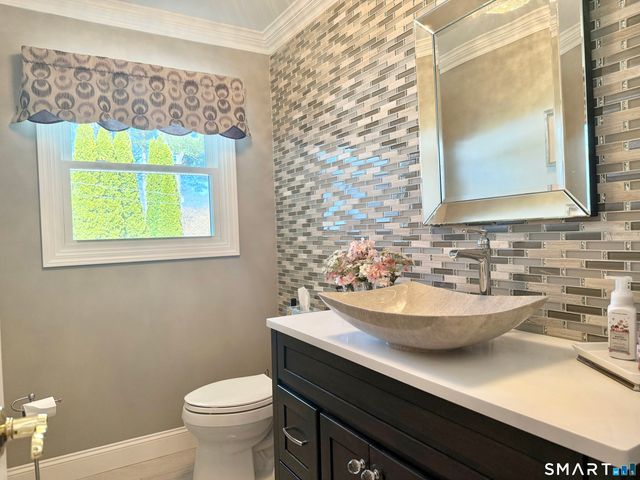 39 Ridgecrest Road, Wallingford, CT 06492