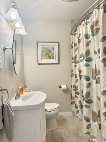 39 Ridgecrest Road, Wallingford, CT 06492