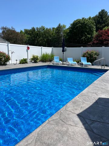 39 Ridgecrest Road, Wallingford, CT 06492