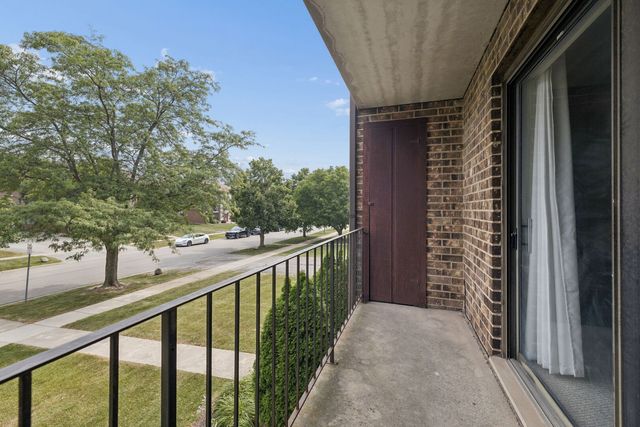 9949 Shady Lane 2B, Orland Park, IL 60462