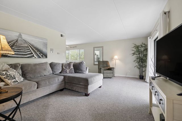 9949 Shady Lane 2B, Orland Park, IL 60462