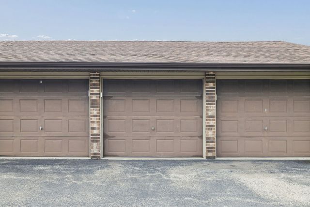 9949 Shady Lane 2B, Orland Park, IL 60462