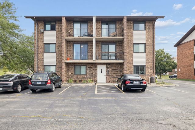 9949 Shady Lane 2B, Orland Park, IL 60462