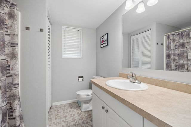 9949 Shady Lane 2B, Orland Park, IL 60462
