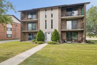 9949 Shady Lane 2B, Orland Park, IL 60462