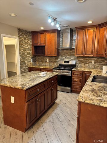 957 W Tibbot St., Rialto, CA 92377