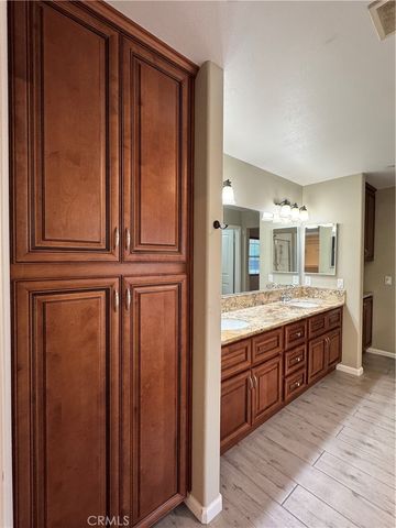 957 W Tibbot St., Rialto, CA 92377