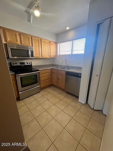 11640 N 51st Avenue Apt 248, Glendale, AZ 85304