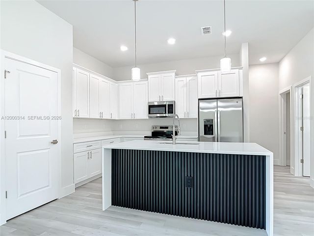 18374 ELGIN AVENUE, Port Charlotte, FL 33948