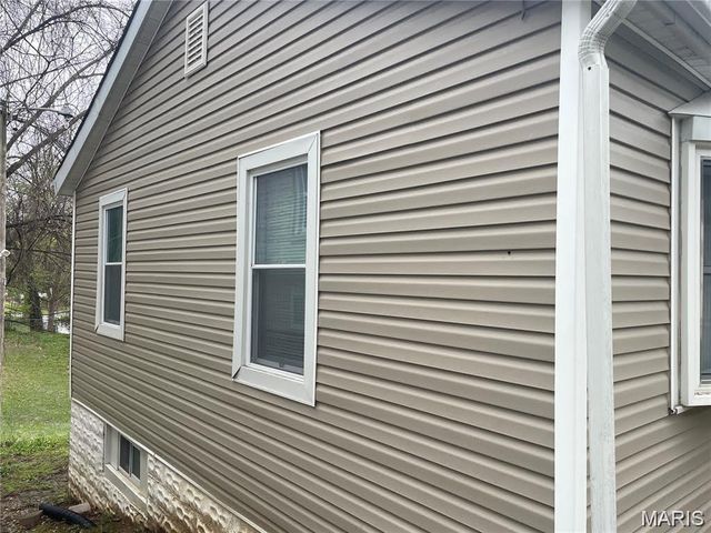 6155 Emerald Avenue, St Louis, MO 63135